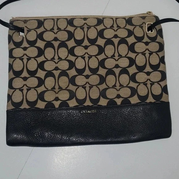 COACH Madison Signature Print Slim File Bag Crossbody Shoulder Bag Black\Tan - Picture 1 of 16